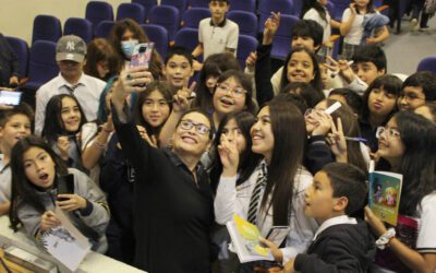 Escritora Angélica Dossetti visita nuestro colegio