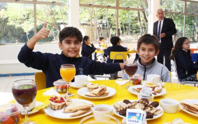 Celebrando la Llegada de los Nuevos Estudiantes al Colegio Concepción Los Ángeles