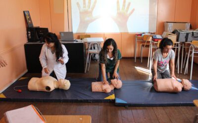 Capacitación en Uso del Desfibrilador para Mejorar la Seguridad Escolar